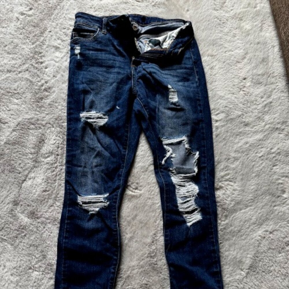 Ripped blue jeans Size 3